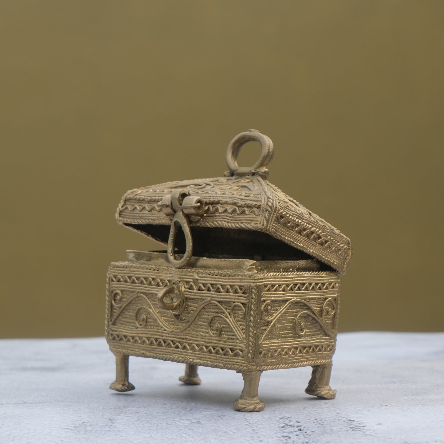 Nuagaon Dhokra Riwaz Jewellery Box — Handcrafted Lost-Wax Brass Showpiece