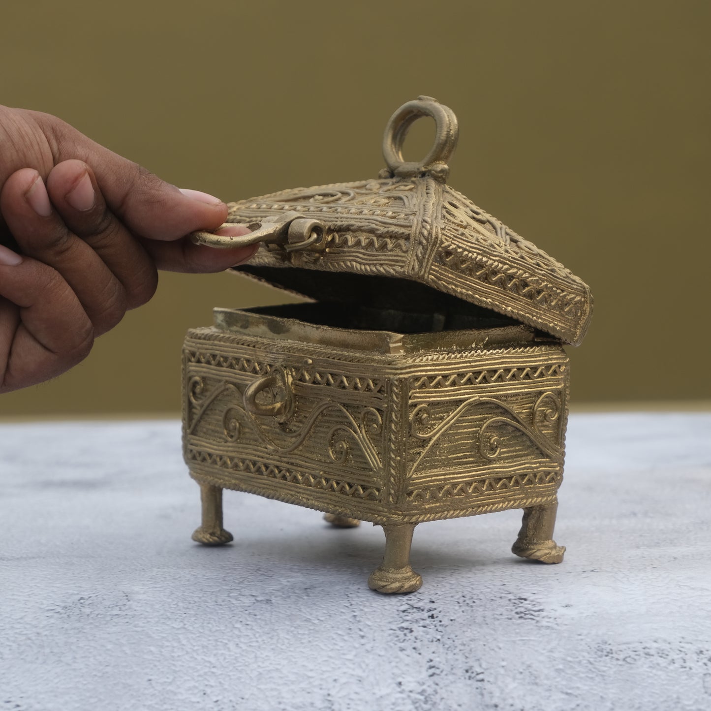 Nuagaon Dhokra Riwaz Jewellery Box — Handcrafted Lost-Wax Brass Showpiece