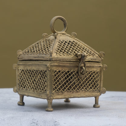 Nuagaon Dhokra Tizori Jewelry box — Handcrafted Lost-Wax Brass Showpiece