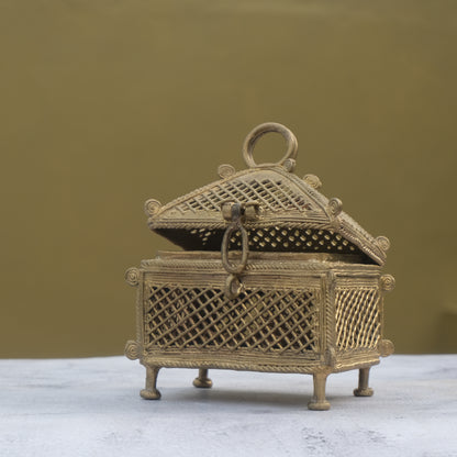 Nuagaon Dhokra Tizori Jewelry box — Handcrafted Lost-Wax Brass Showpiece
