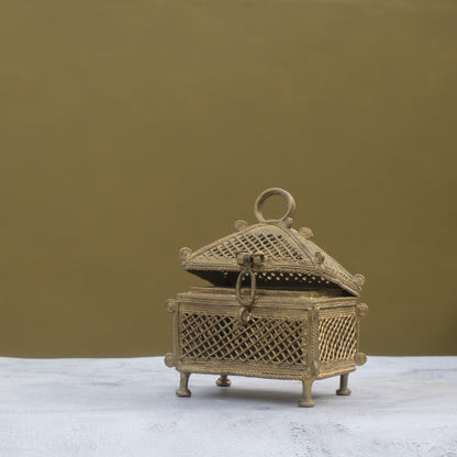 Nuagaon Dhokra Tizori Jewelry box — Handcrafted Lost-Wax Brass Showpiece