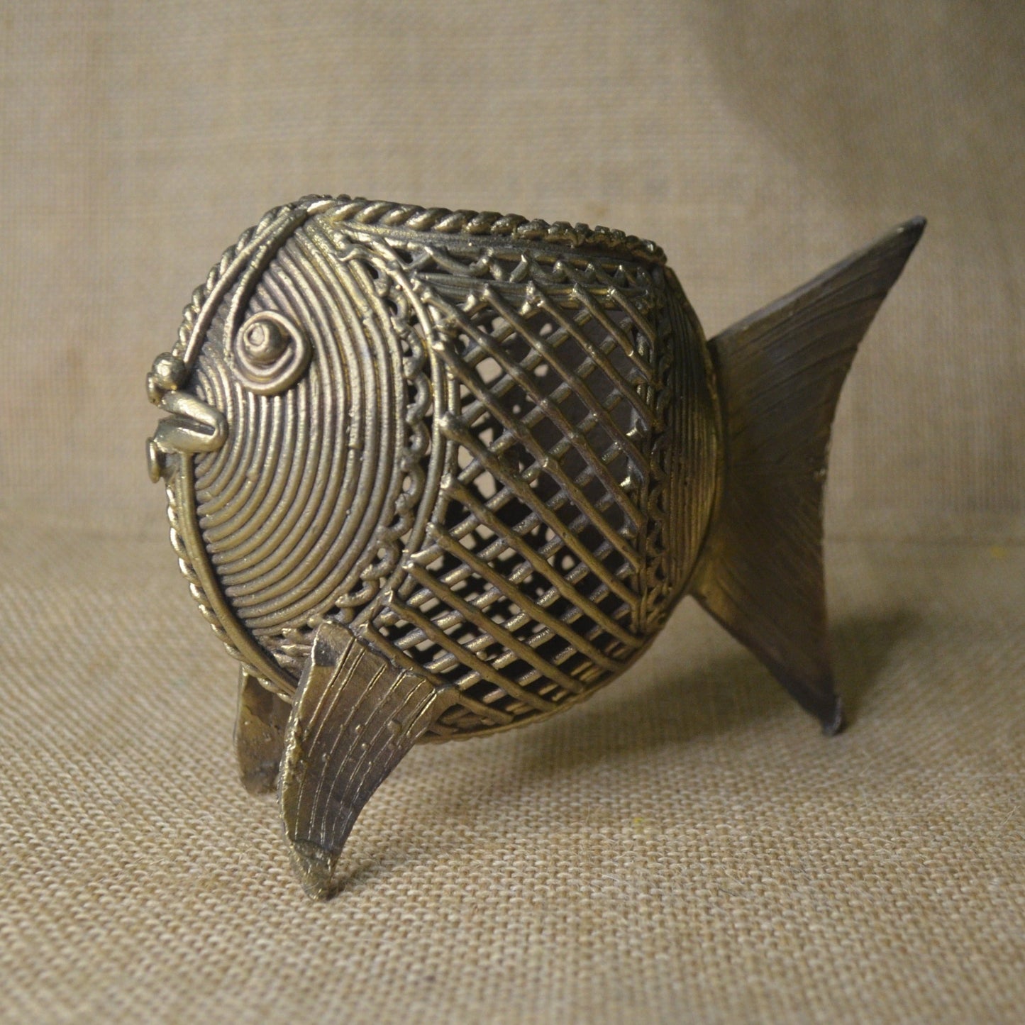 Dhokra Craft Home Decor - Fish Pen Stand