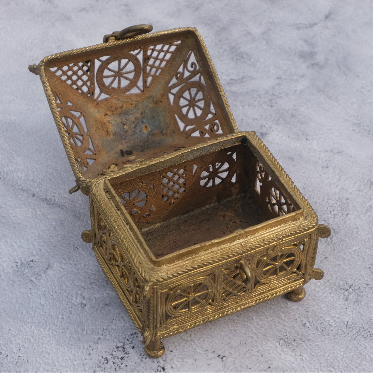 Nuagaon Dhokra Rewaz Jewelry box — Handcrafted Lost-Wax Brass Showpiece